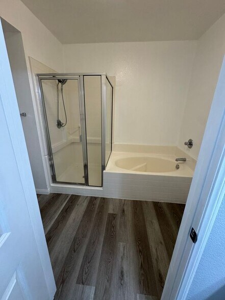 Building Photo - 9728 Marilla Dr