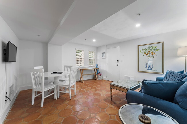 Building Photo - 235 Sunrise Ave