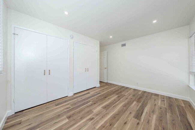 Building Photo - Spacious Elegance in the Heart of Irvine