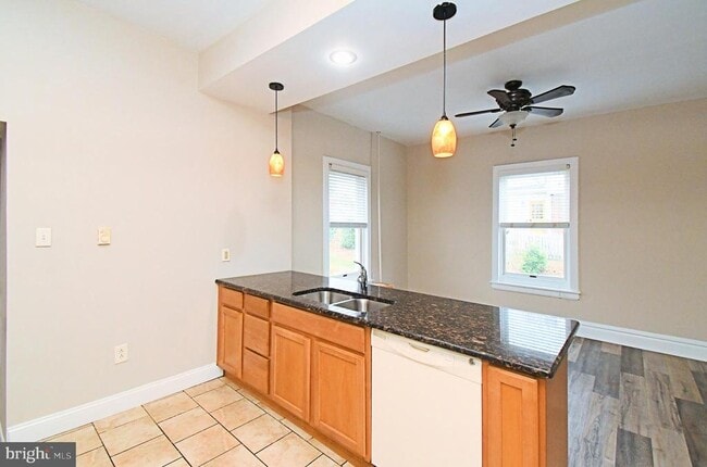 Building Photo - 778 Starr St