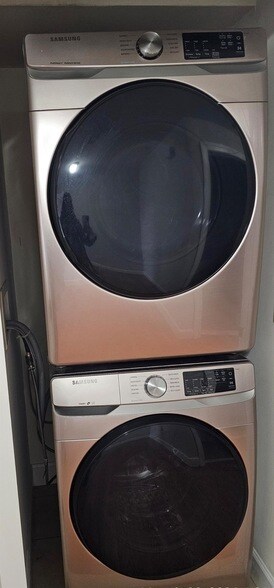 Building Photo - 112 39th St