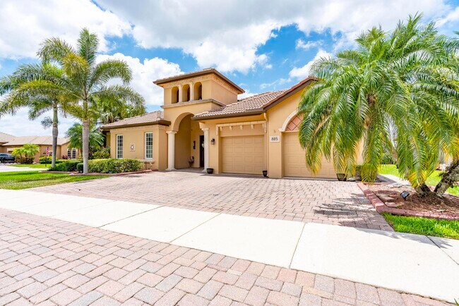 Primary Photo - 885 SW Grand Reserves Blvd