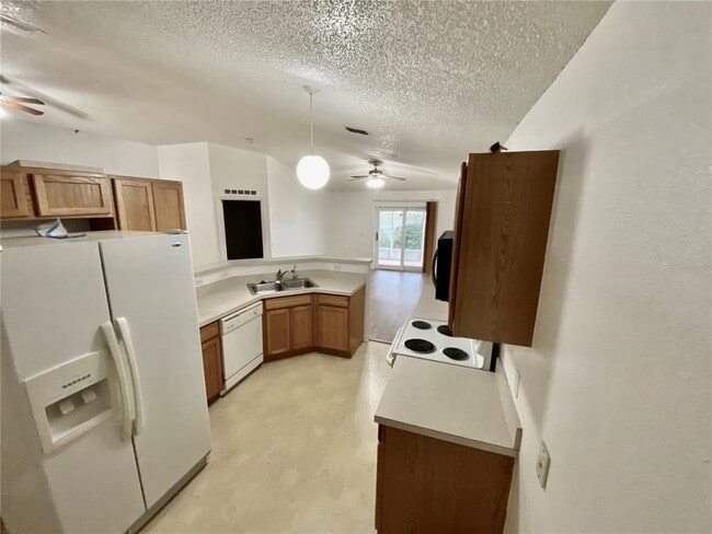 Building Photo - 3992 Warbler Dr