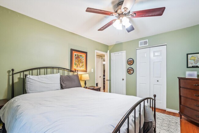 Building Photo - Beautiful 1BR/Loft at Rock Creek Garden Co...