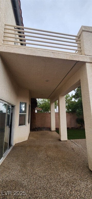 Building Photo - 744 Descartes Ave