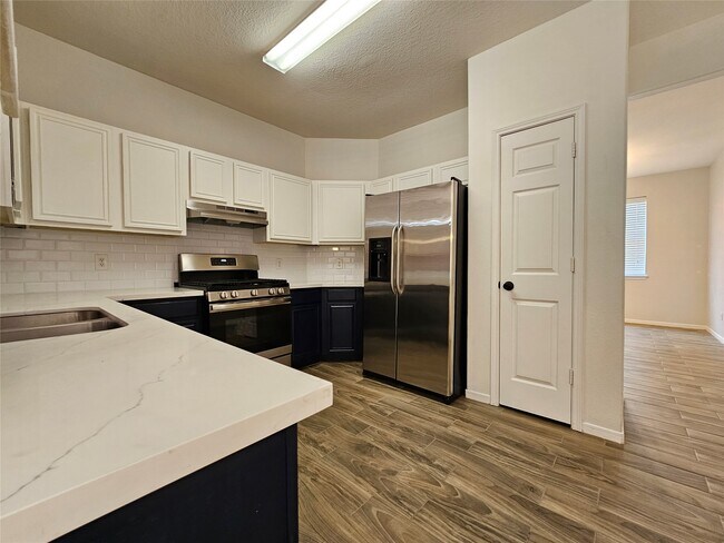 Building Photo - 2919 Desert Oasis Ln