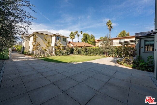 Building Photo - 824 Brent Ave