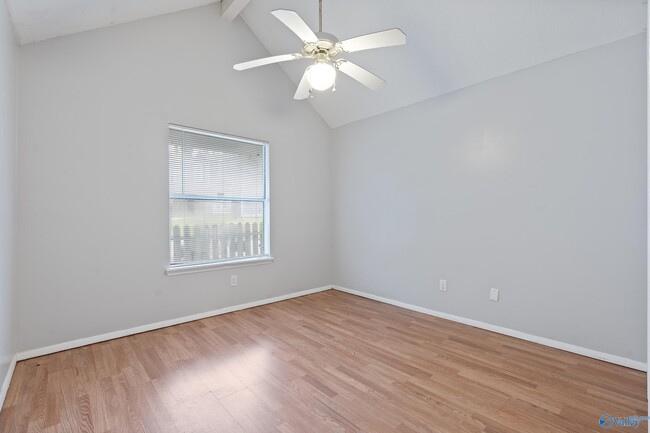Building Photo - 120 Briargate Ln