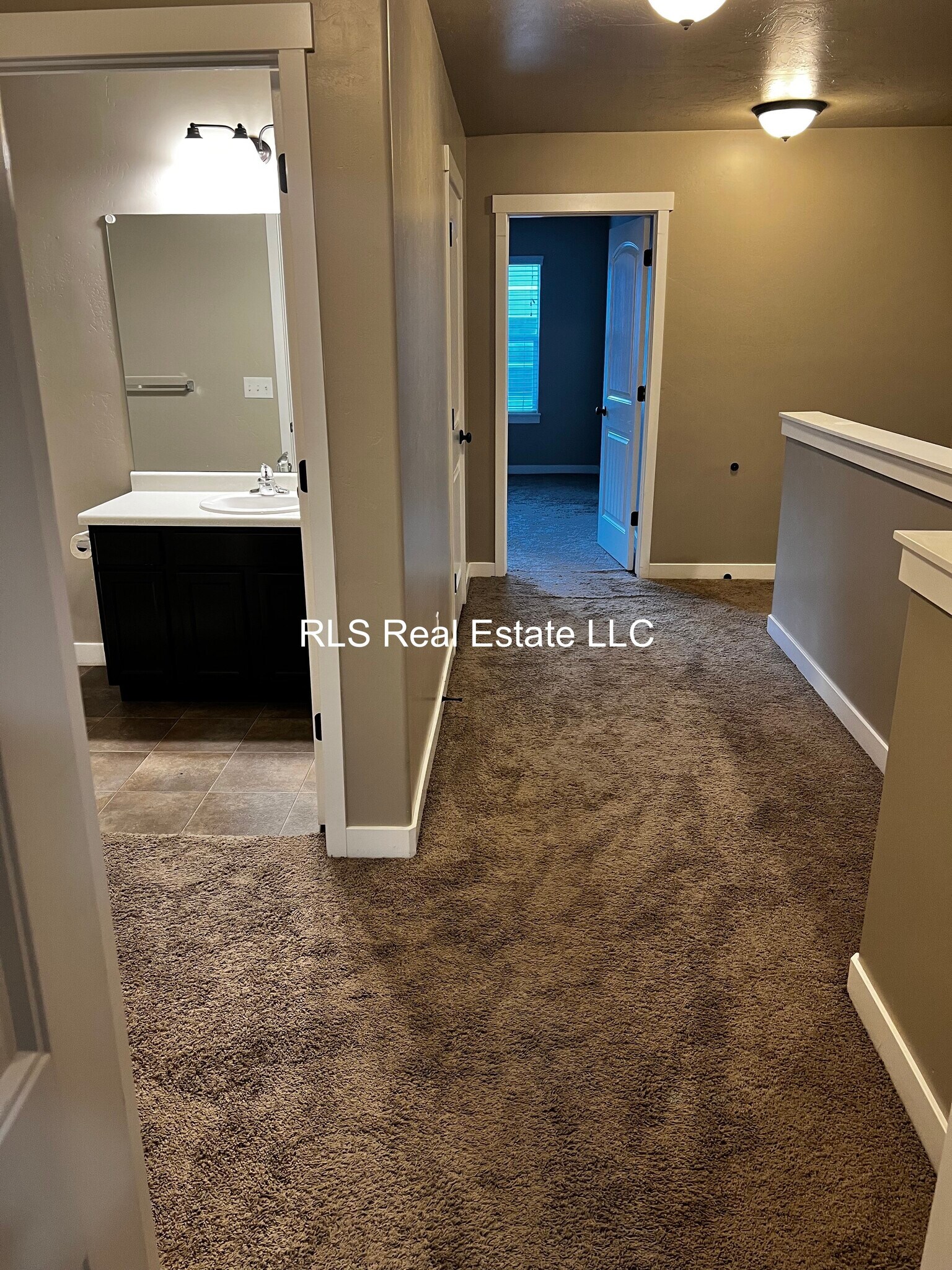 Building Photo - 122 S 1800 W
