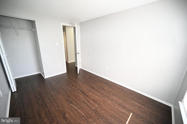 Building Photo - 2103 Tanglewood Dr