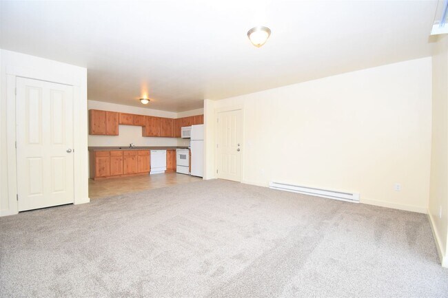 Building Photo - Centrally Located TOP Floor 2b w/ Private ...