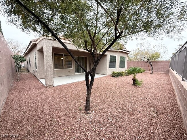 Building Photo - 2600 Bechamel Pl