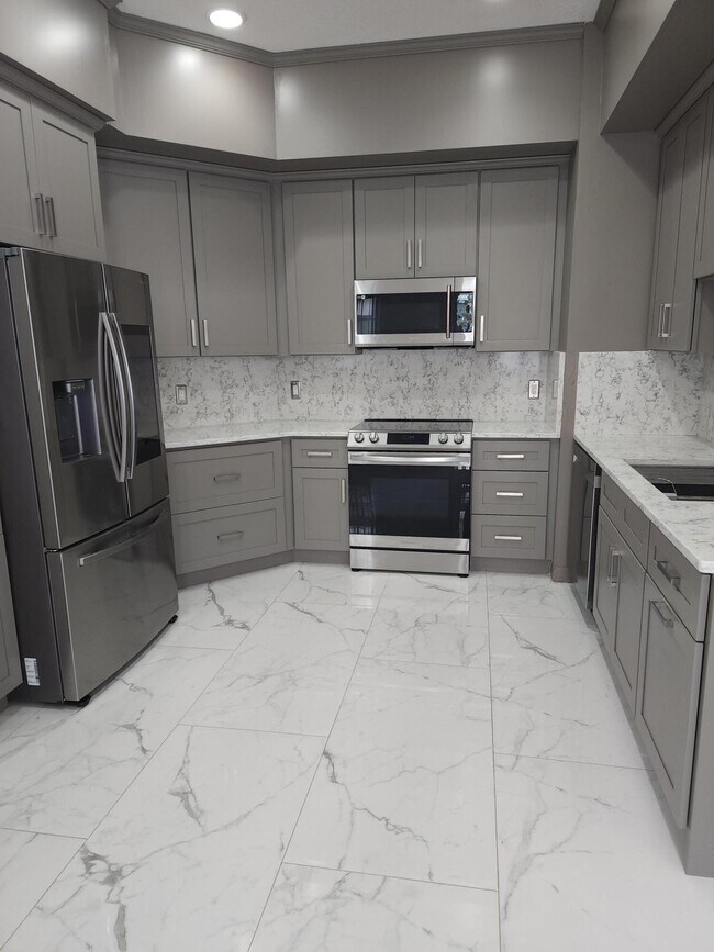 Building Photo - 5524 Boynton Gardens Dr