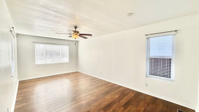 Building Photo - Lovely Single-Story Home in the Friendly a...