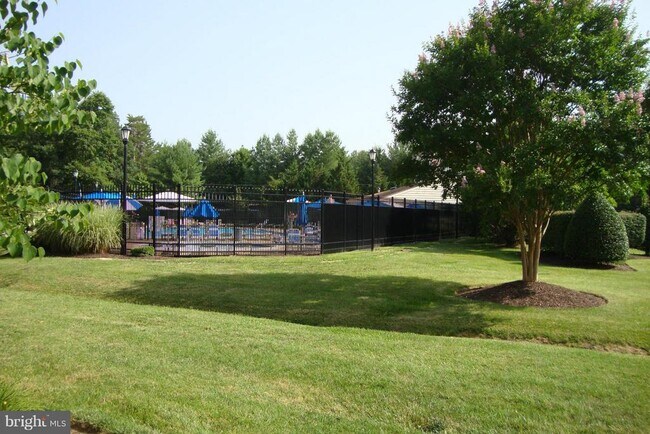 Building Photo - 10605 Holleybrooke Dr