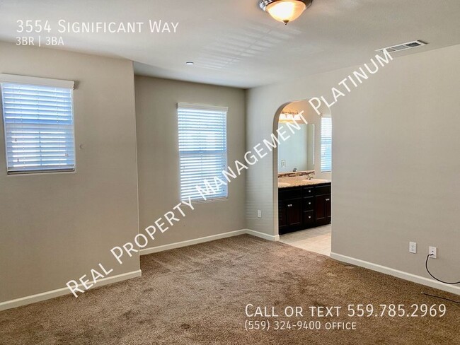 Building Photo - $2,300 Barstow & DeWolf 3 Bedroom - Commun...