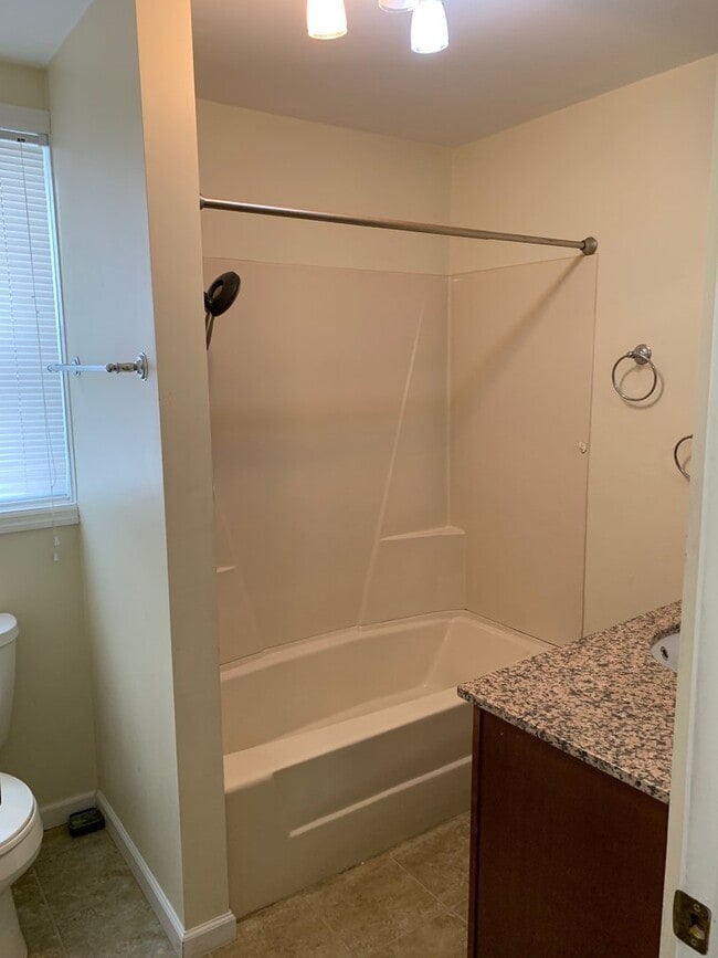 Building Photo - House for Rent in the Holly Hills Area
