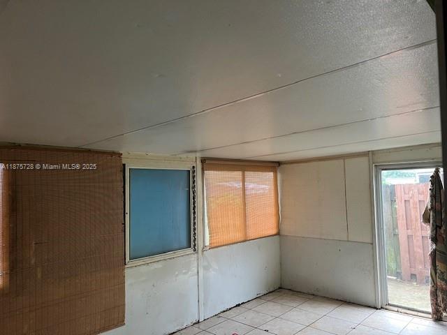 Building Photo - 3038 Arthur St