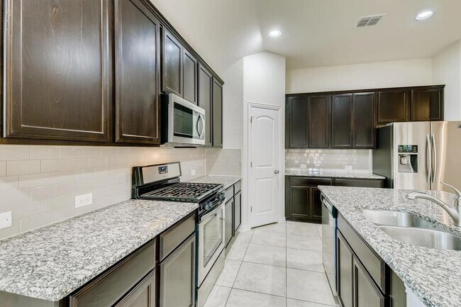 Building Photo - 13827 Quiet Fox Ln