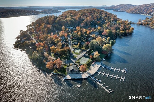 Building Photo - 28 Fox Run