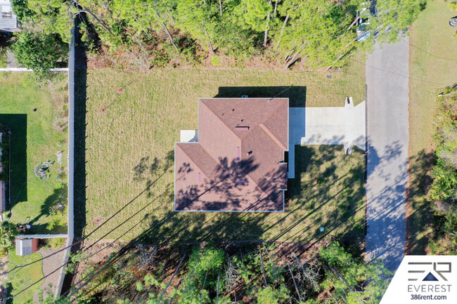 Building Photo - 30 Rambling Ln