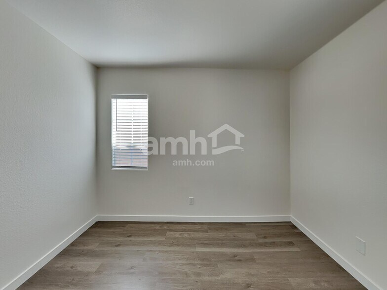 Building Photo - 9144 Rich Tapestry Ct