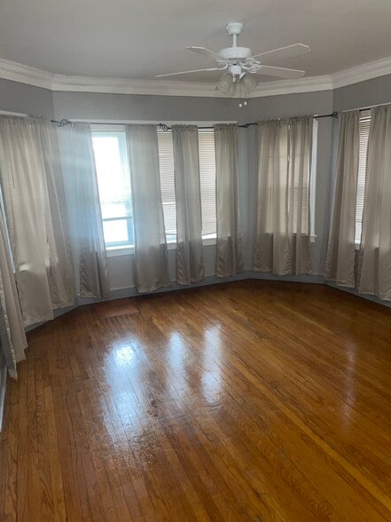 Building Photo - 8230 S Hermitage Ave