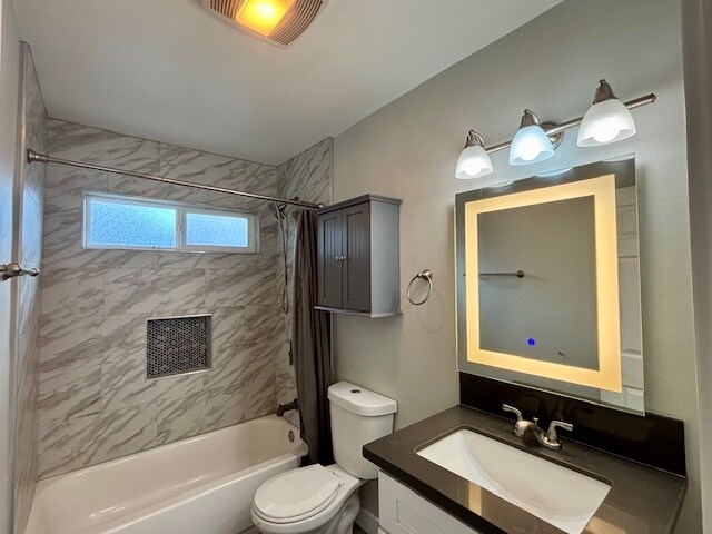 Building Photo - 17132 Emerald Ln