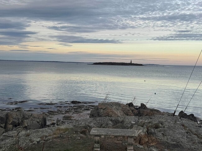 Building Photo - 157 Hills Beach Rd