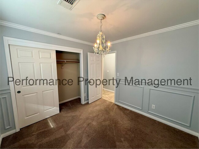 Building Photo - Stunning 5 Bed/3 Bath SW Bakersfield Home w/ RBP & $0 Deposit Option