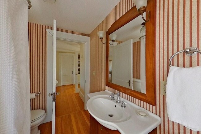 Building Photo - 27 Cranston Ave