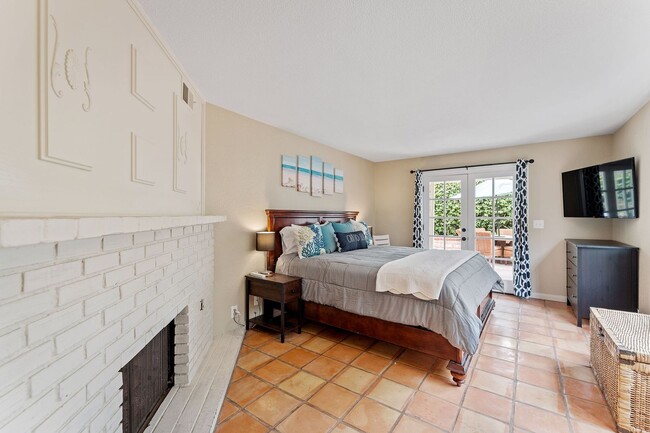Building Photo - 4850A - Mandalay Shores/ Oxnard/ 5 bedroom...