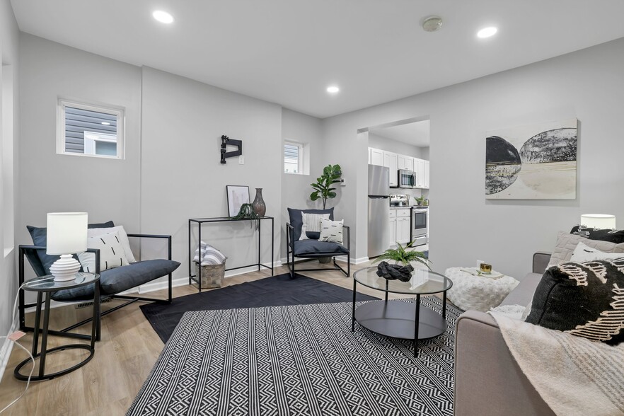 Spacious living room with TV mount - 187 N Harris Ave