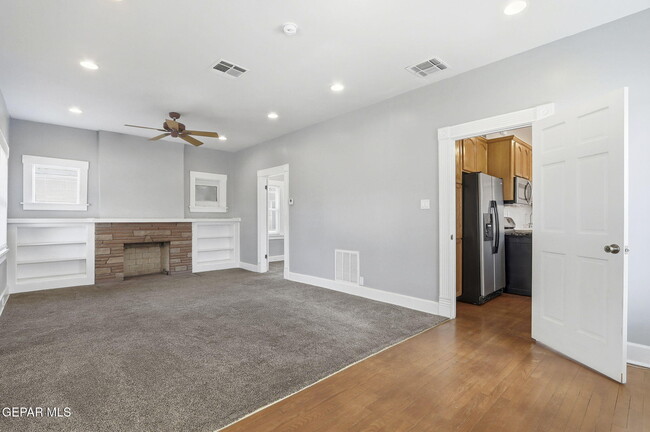 Building Photo - 4410 Trowbridge Dr