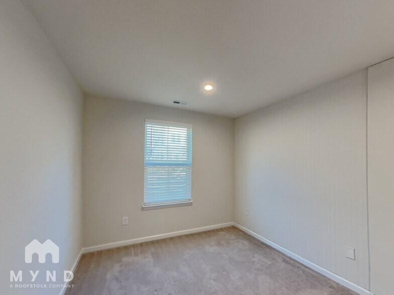 Building Photo - 308 Poplar Leaf Way