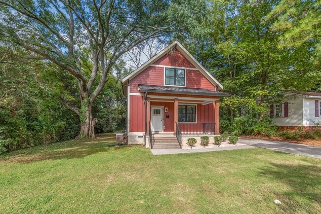 Primary Photo - Beautiful Home with a Backyard Deck in Bid...