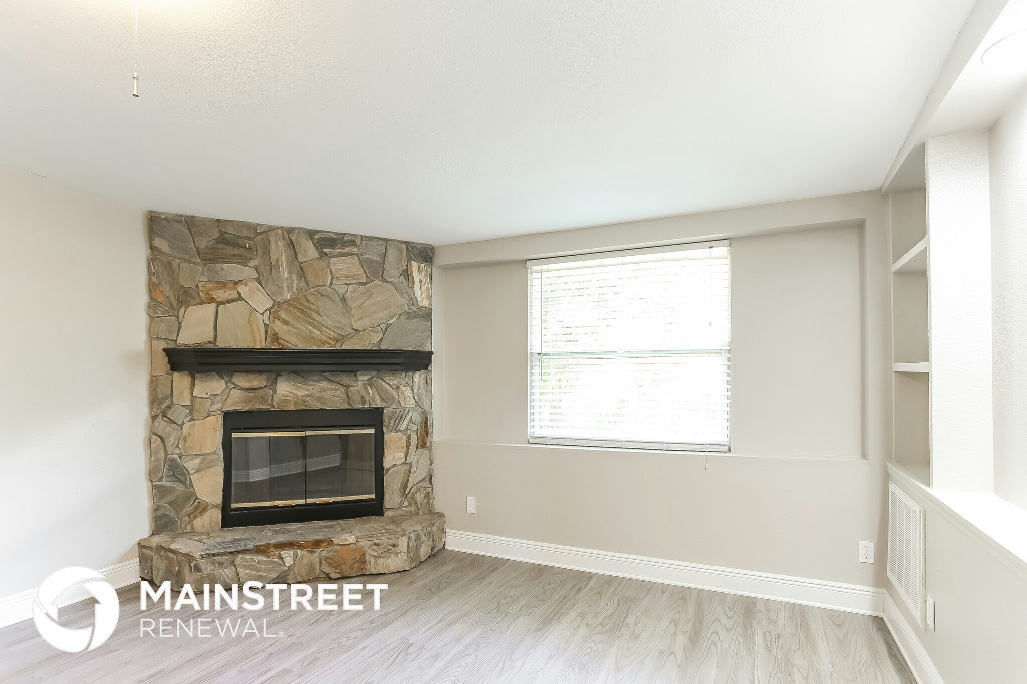 Building Photo - 701 Brookside Dr