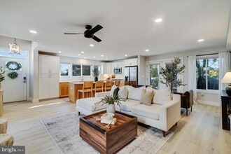 Building Photo - 84 S Chesapeake Ave