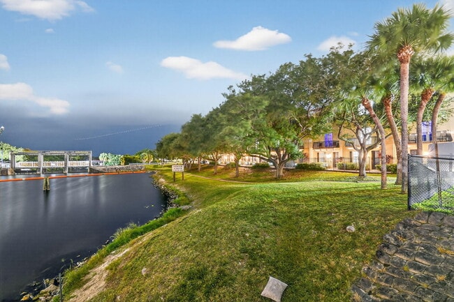 Building Photo - 2502 N Dixie Hwy