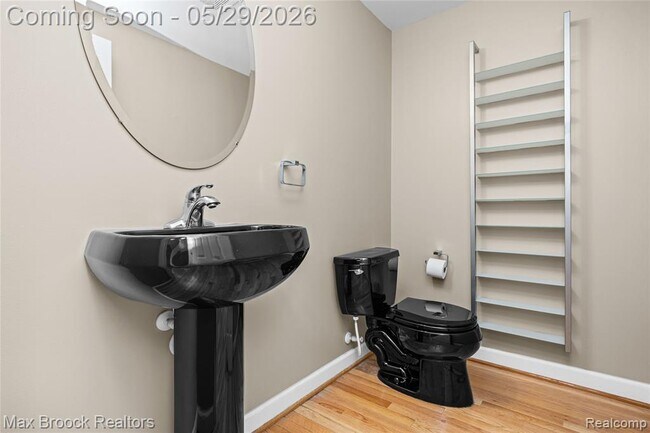 Building Photo - 420 Lewis Ct