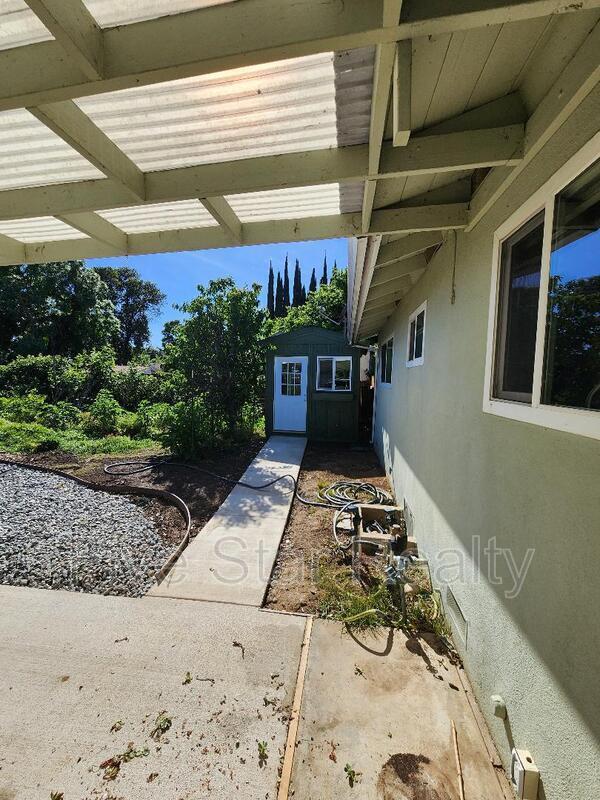 Building Photo - 544 Laurel Dr