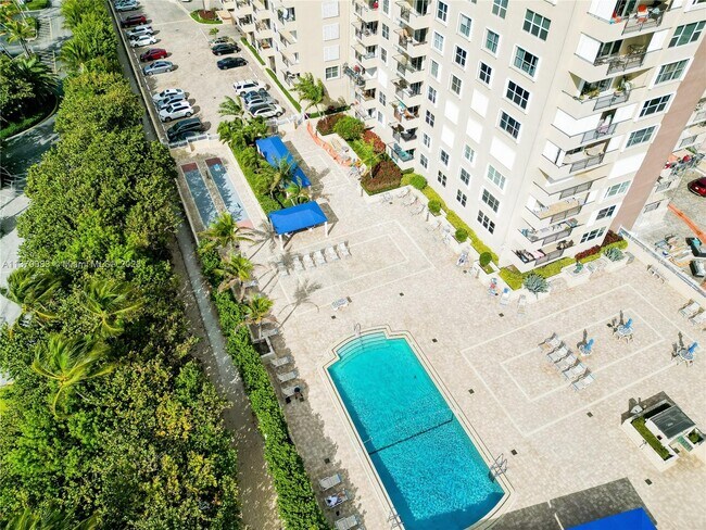 Building Photo - 2000 S Ocean Blvd