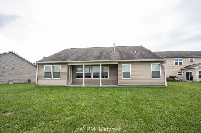 Building Photo - "Charming 3-Bed Oasis with 2 Full Baths in...