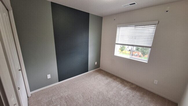 Building Photo - 11708 NE 23rd St