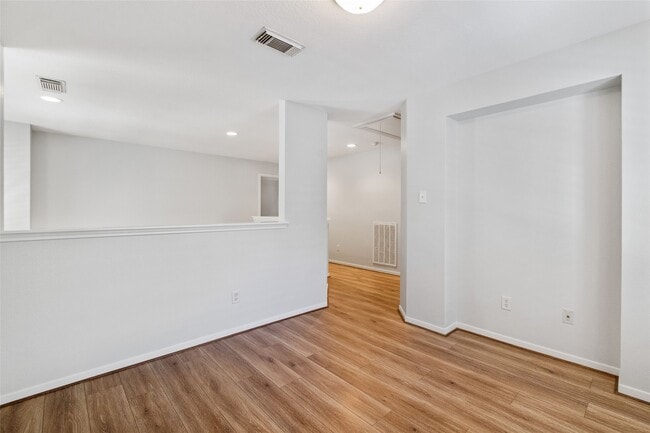 Building Photo - 77 Sugar Grove Ct