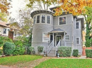 Building Photo - 1717 H St