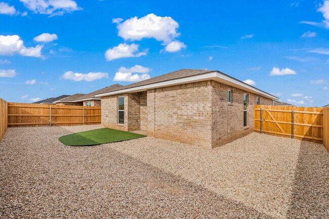 Building Photo - Charming Cottage in Frenship ISD!