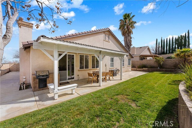 Building Photo - 39951 Capland Dr