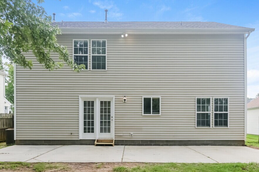 Building Photo - 5883 Culloden Ct
