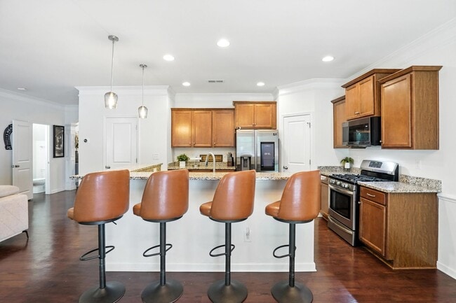 Building Photo - Beautifully Maintained 3-Bedroom Home with...